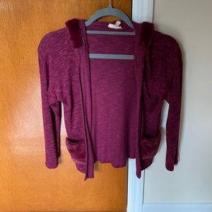 Kids purple sweater with fury pockets and lining